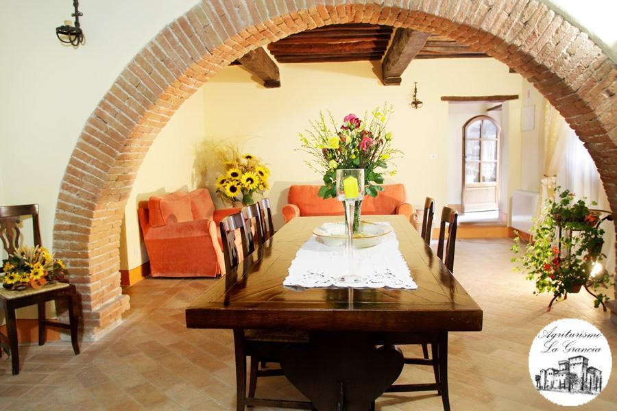 Agriturismo Castello La Grancia Di Spedaletto Pienza Extérieur photo